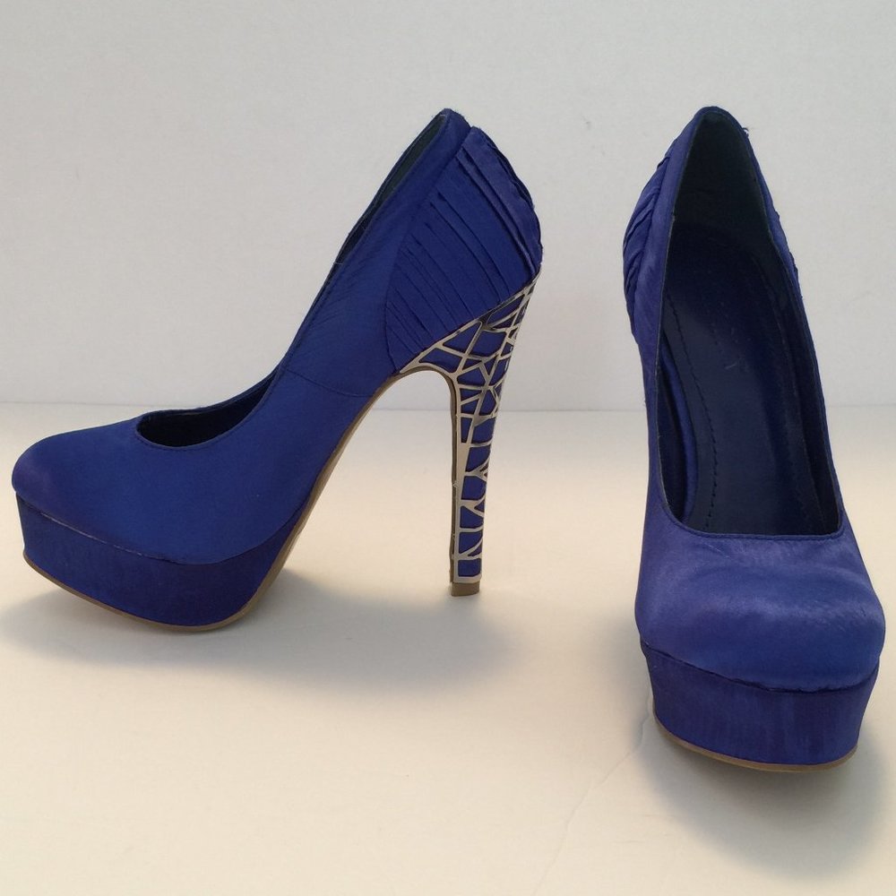 LILIANNA SATIN PUMPS WITH GOLD EMBELISHED HEELS